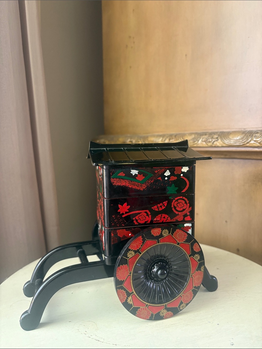 Japanese carriage storage container